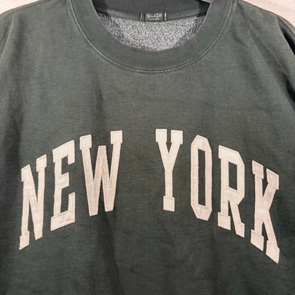 Brandy Melville John Galt Green Crewneck Sweater New York Baggy Oversized Casual - Picture 3 of 14